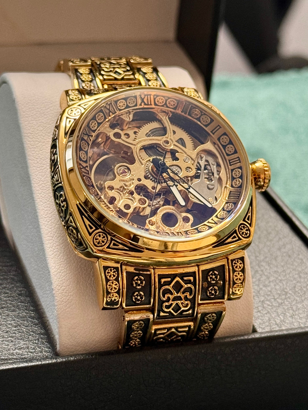 THE EMPIRE SKELETON AUTOMATIC