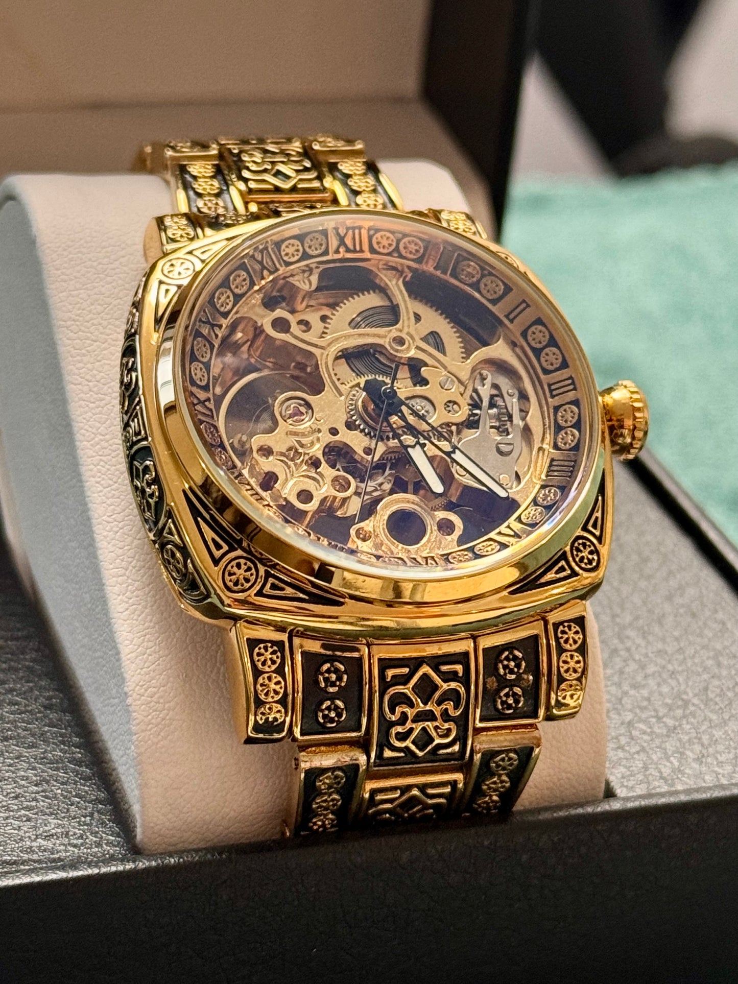 THE EMPIRE SKELETON AUTOMATIC